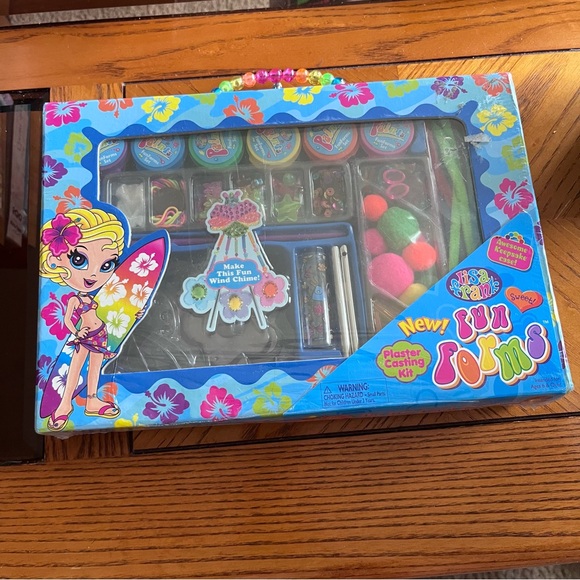 Vintage Lisa Frank Plaster Casting Kit - Picture 1 of 11